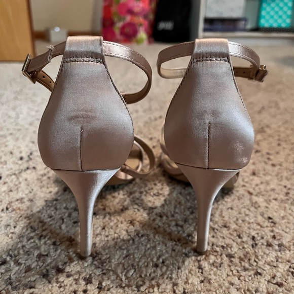 Badgley Mischka Kalama Heeled Sandal 8 - Picture 2 of 5